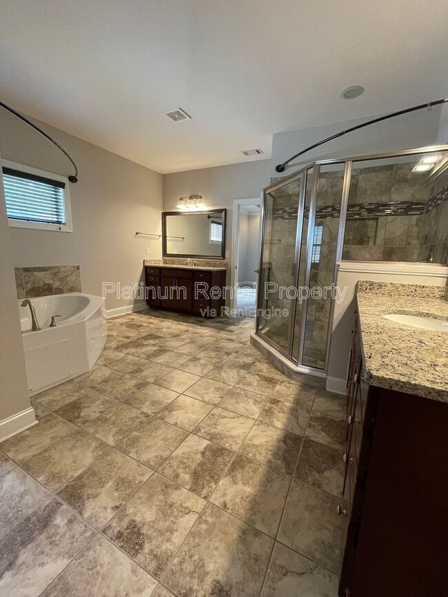 Building Photo - 600 Belton Ct