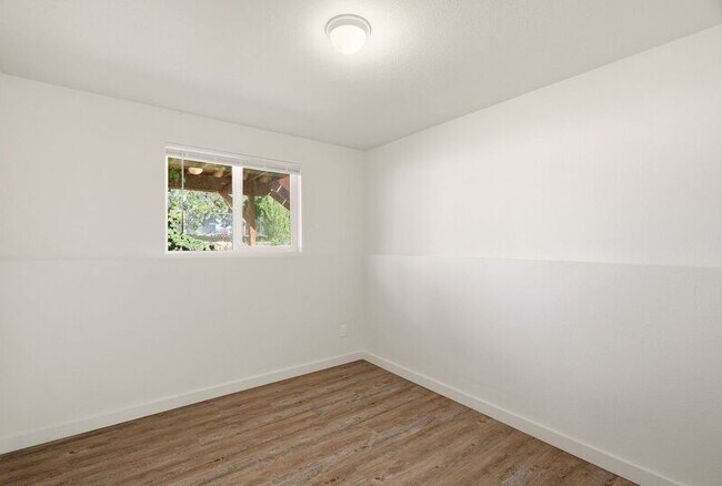 Building Photo - 10923 E 16th Ave