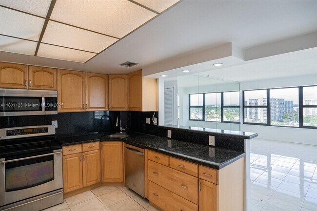 Building Photo - 3800 Galt Ocean Dr