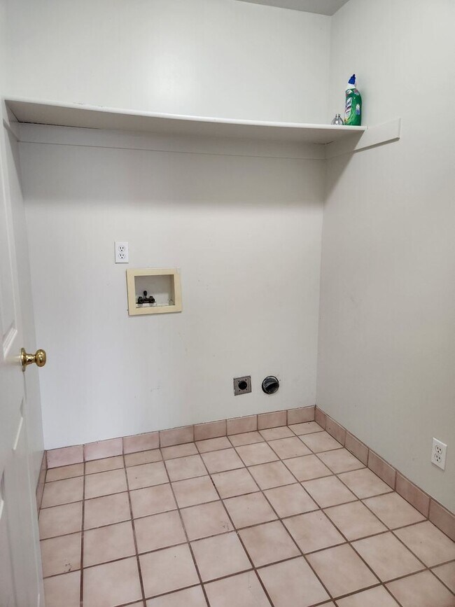 Building Photo - 129 W 100 N