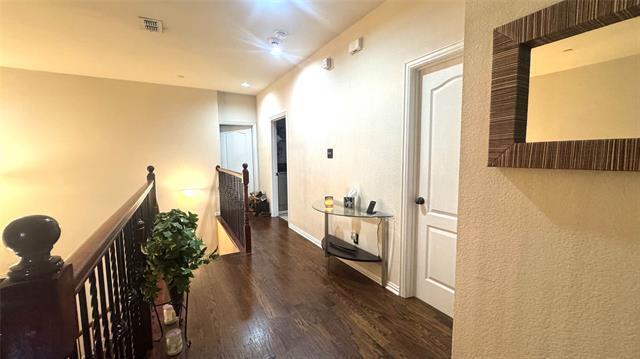 Building Photo - 824 Apple Hill Dr