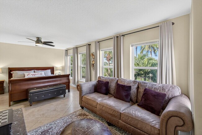 Building Photo - 8400 Heritage Club Dr