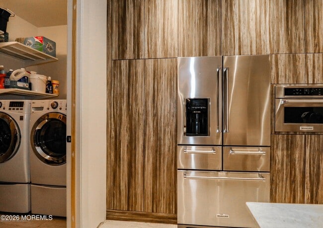 Building Photo - 33 Cooper Ave