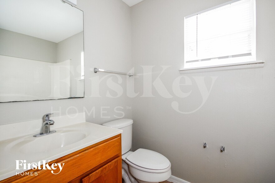 Building Photo - 3457 Sleepy Hill Oaks St