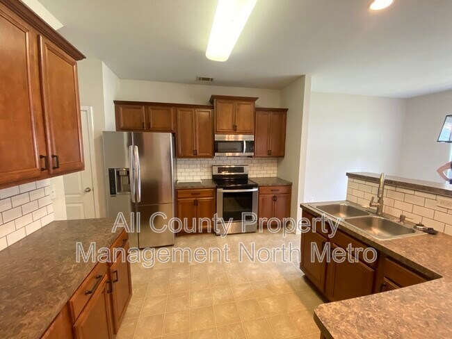 Building Photo - 41 Highland Pointe Cir W