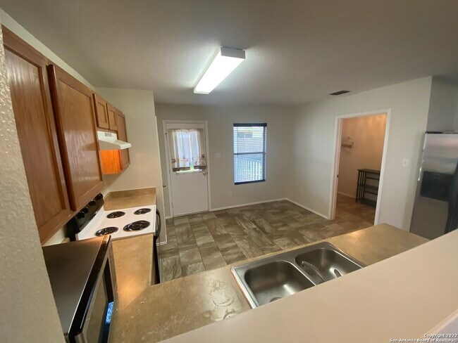 Building Photo - 16407 Runaway Crown