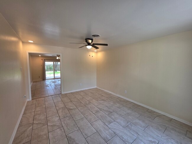 Building Photo - 3907 Grapevine St