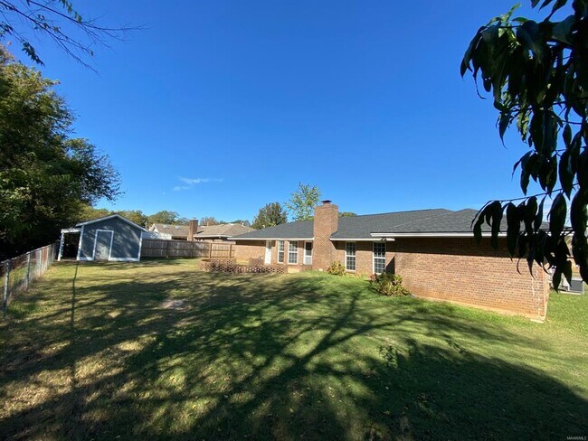 Building Photo - 122 Livingston Cir