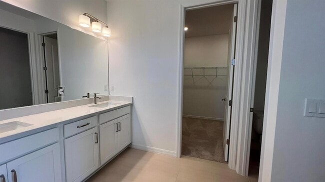 Building Photo - 584 Ranch Oak Cir