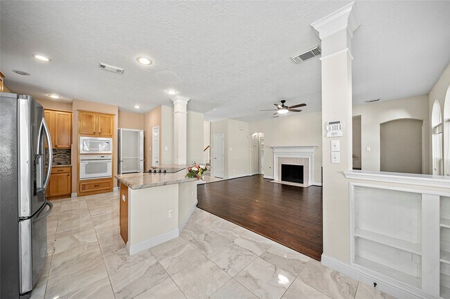 Building Photo - 22430 Water Edge Ln