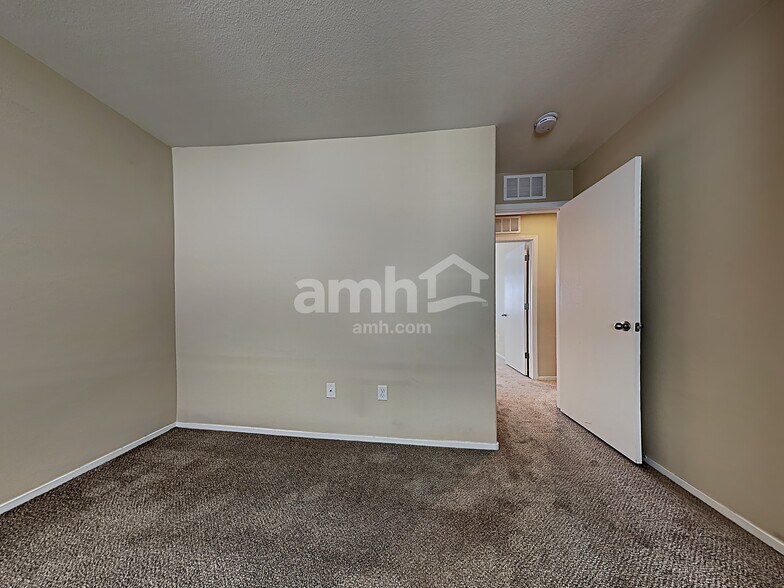 Building Photo - 6594 Grumio Ct