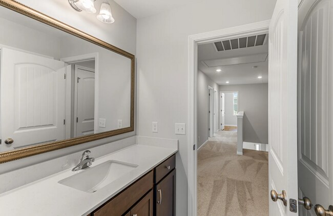 Building Photo - 240 Justify Ave