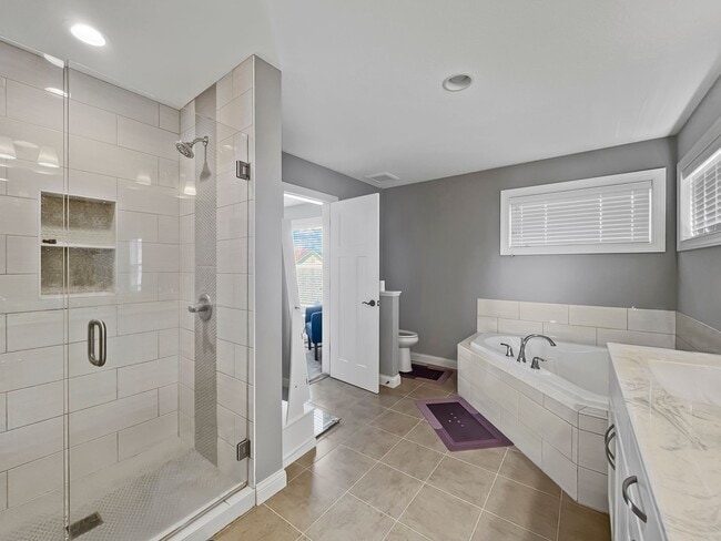 Building Photo - 9073 Degler Ln