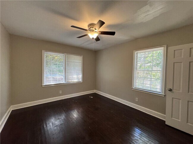 Building Photo - 1580 Childress Dr SW
