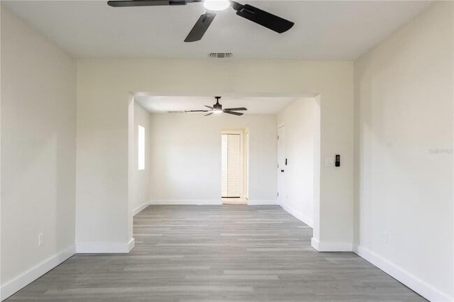 Building Photo - 9209 Kingsridge Dr