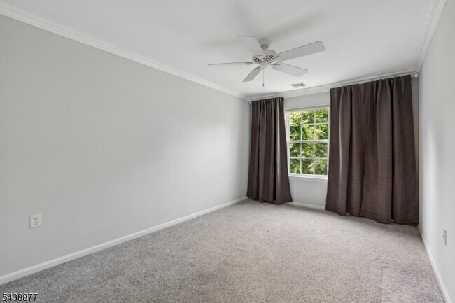 Building Photo - 612 Lopez Ln