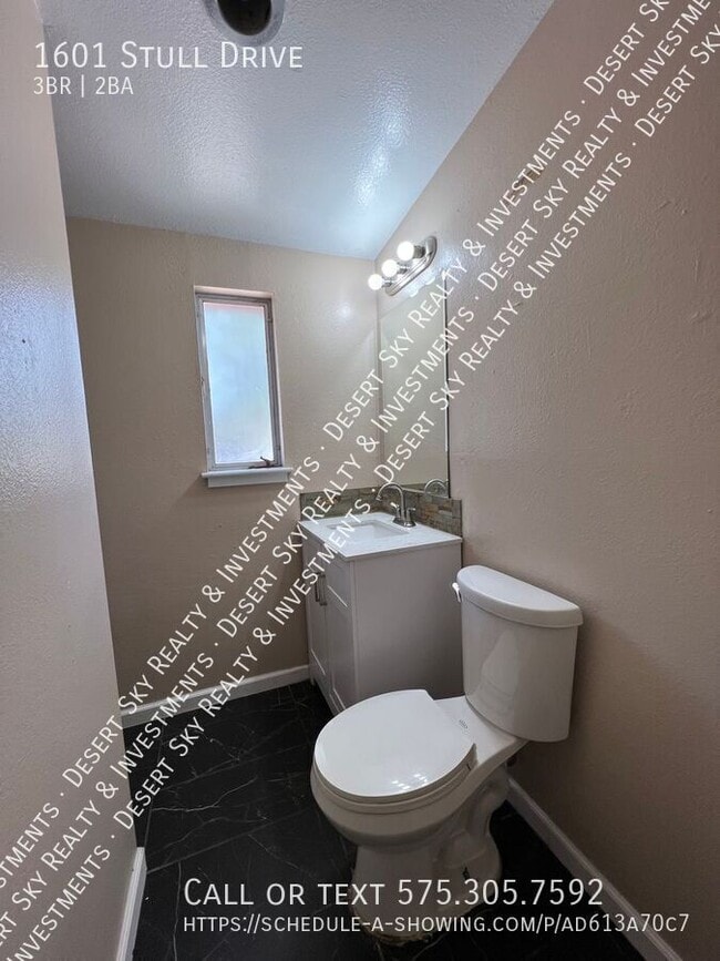 Building Photo - 1601 Stull Dr