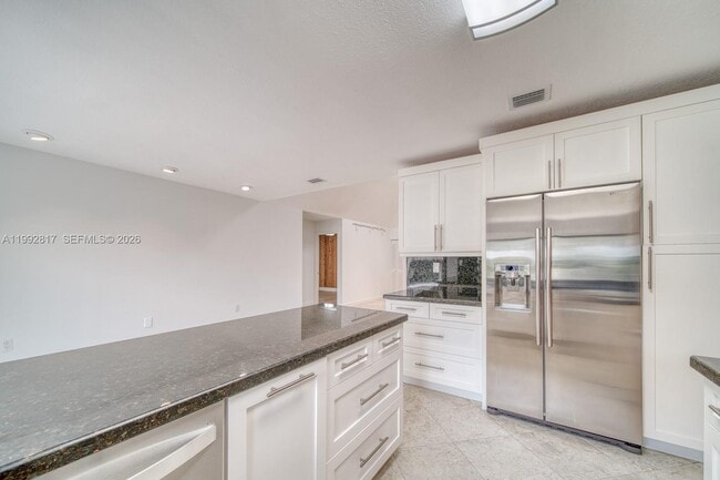 Building Photo - 7320 SW 100th Ct