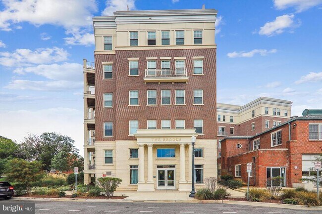 Building Photo - 6803 Cameron Dr NW