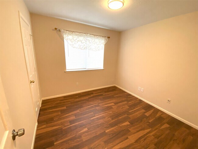 Building Photo - 2615 Elder Park Ct