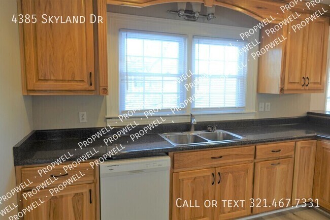 Building Photo - 4385 Skyland Dr