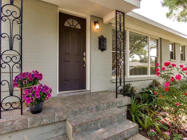 Building Photo - 4918 Thrush St