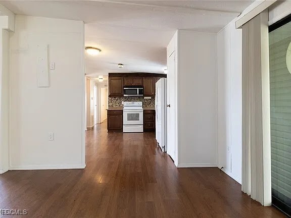 Building Photo - 5370 Country Field Cir