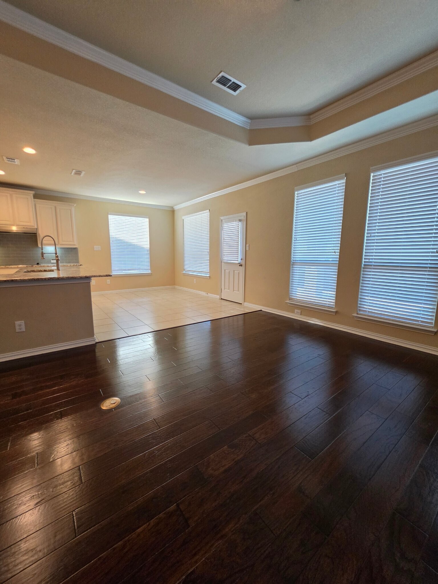 Building Photo - 430 Brookdale Dr