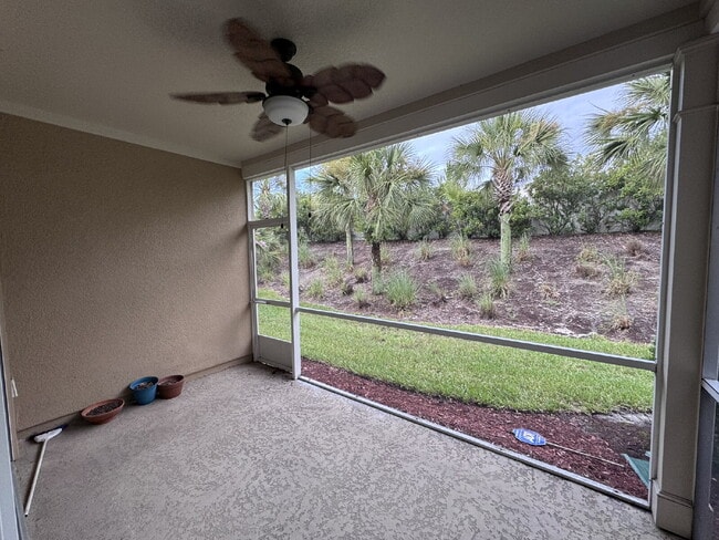 Building Photo - Spacious Townhome in Bartram Park – Privat...