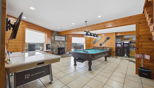 Building Photo - 241 Campbell Rd