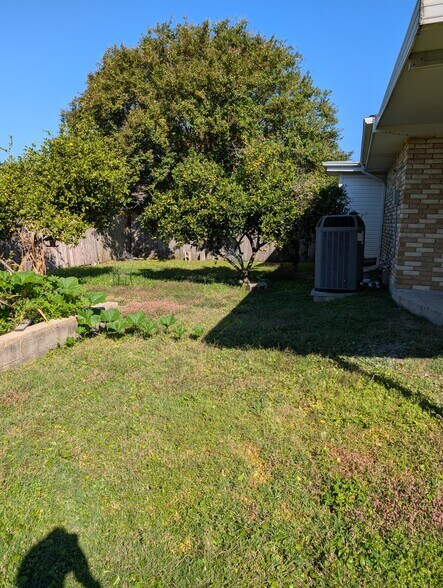 Building Photo - 3016 Belmont Plz