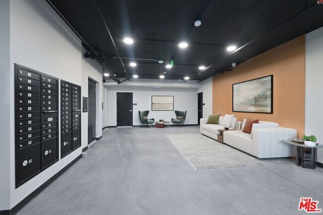 Building Photo - 14811 Erwin St