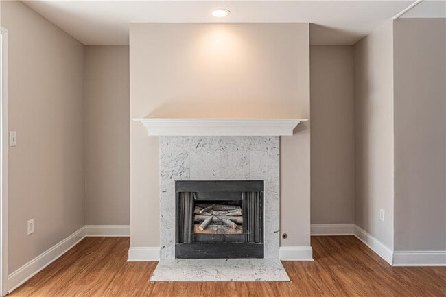 Building Photo - 3147 Crestmont Way NW