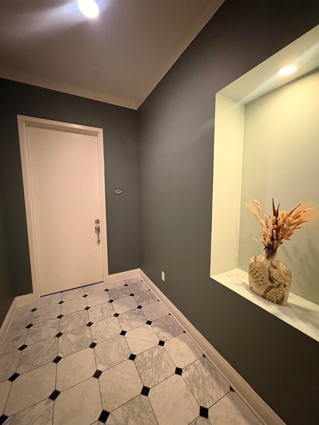 Building Photo - 127 Madison Ave