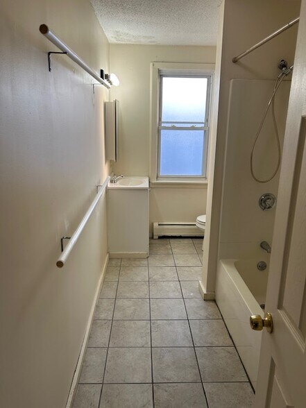 Building Photo - 66 Prospect St