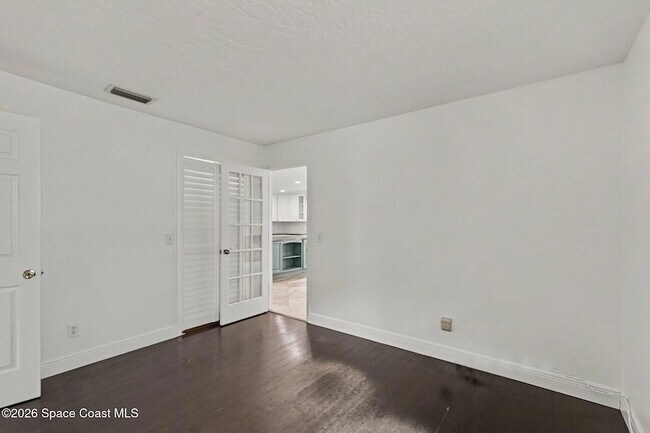 Building Photo - 115 11th Ave