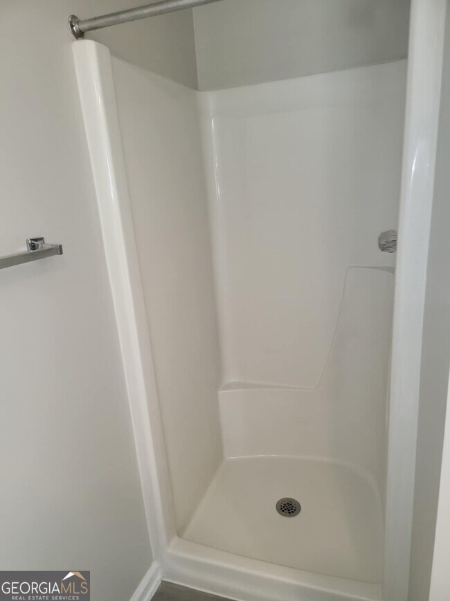 Building Photo - 4365 White Pines Ct