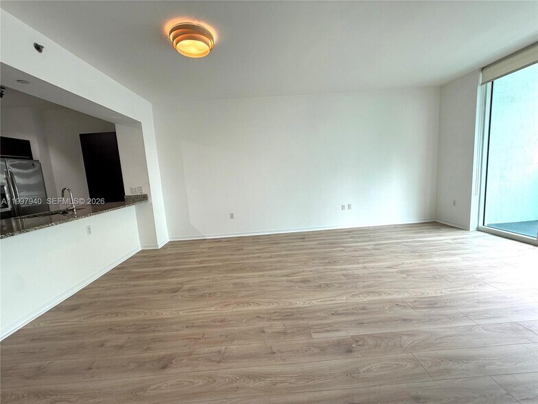 Building Photo - 951 Brickell Ave