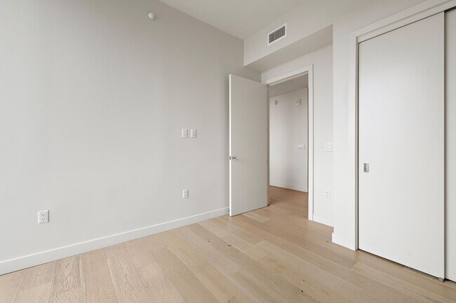 Building Photo - 44 East Ave