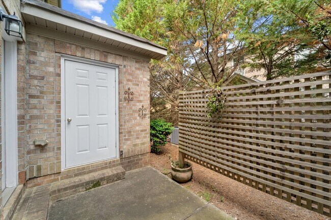 Building Photo - 3770 Shadow Ridge Dr