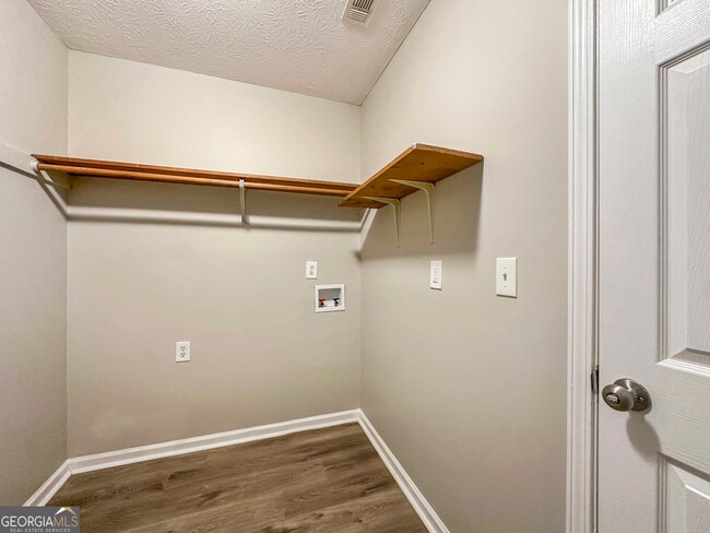 Building Photo - 3340 Summit Pl Dr