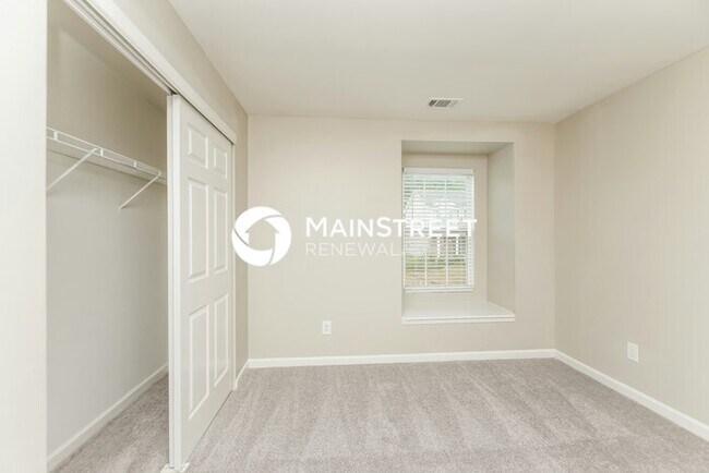 Building Photo - 3 Bedroom Pet-Friendly Home in Lithia Spri...
