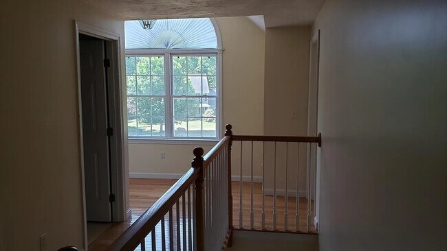 Building Photo - 4 Morrison Ln