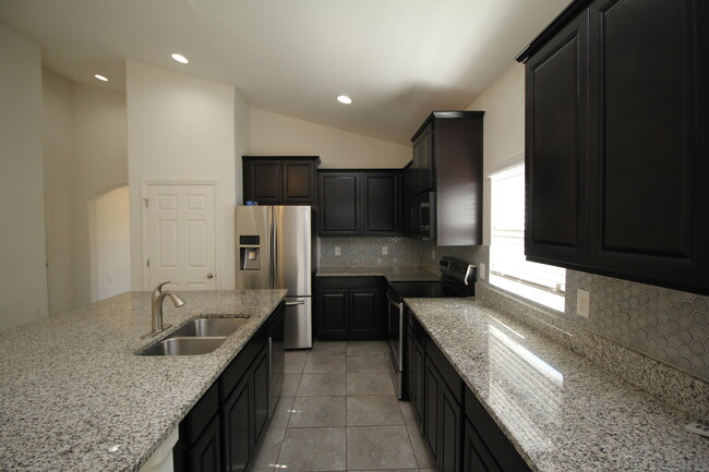 Building Photo - 4468 Alligator Flag Cir