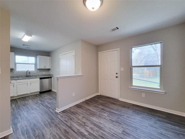 Building Photo - 617 Avenue I