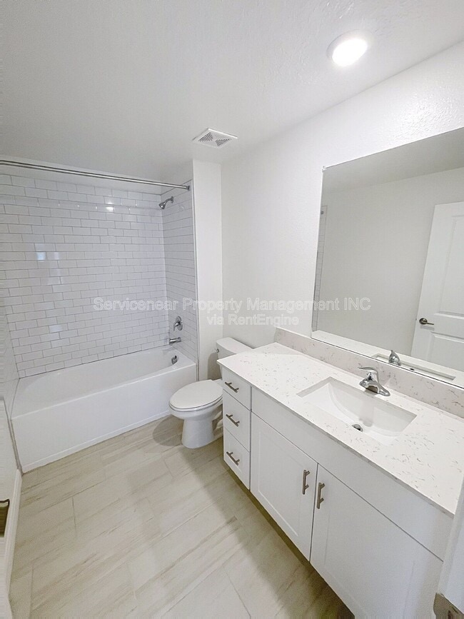 Building Photo - 8844 Bay Leaf Dr