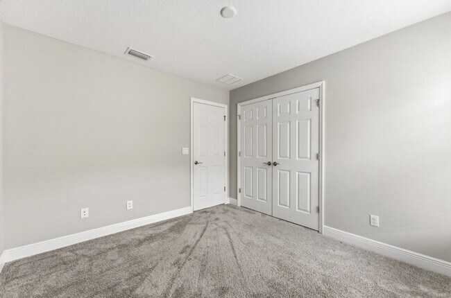 Building Photo - Absolutely Stunning 4 BR + LOFT + OFFICE/2.5 Bath/2 Car Garage home in Starkey Ranch!