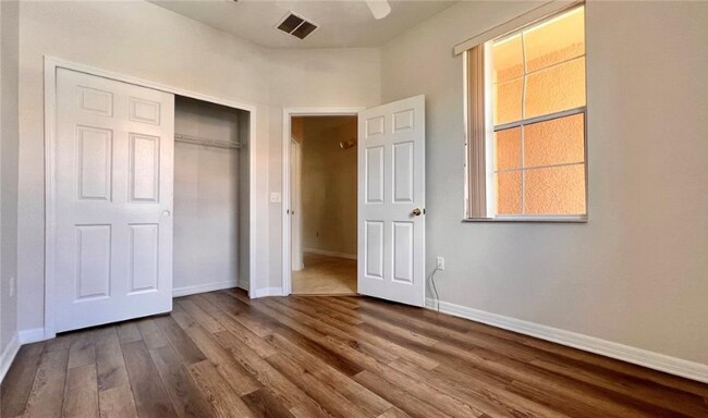Building Photo - 5318 Paradise Cay Cir