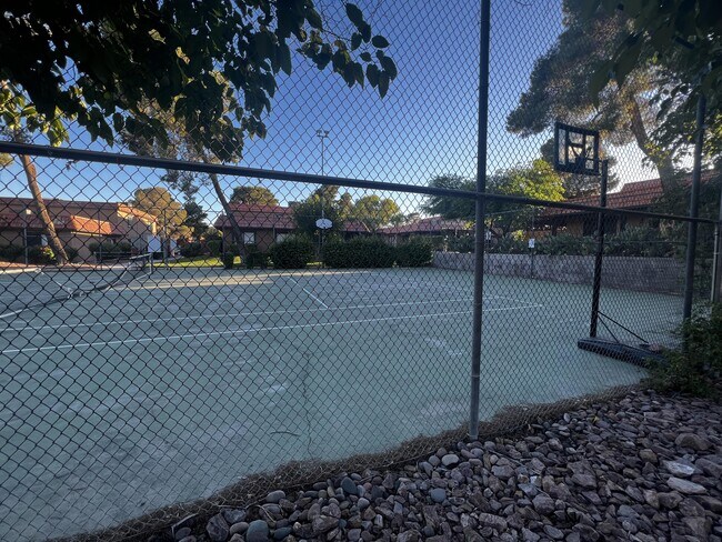 Building Photo - 301 Brookside Ln