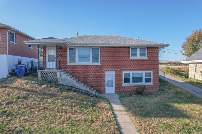 Building Photo - 710 Jackson St